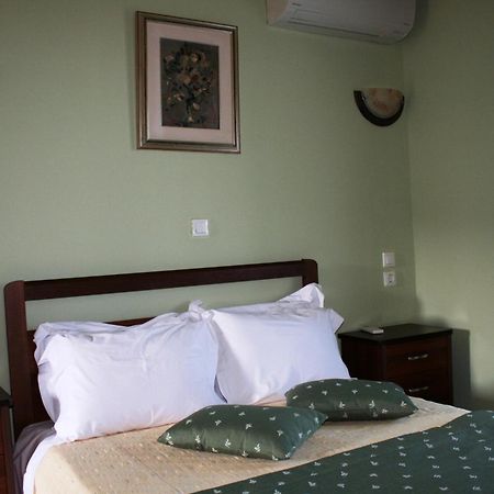 Dionysus Apartments & Suites Иерисос Стая снимка