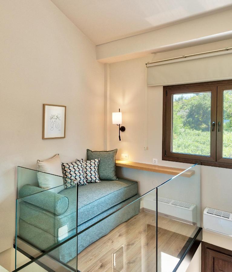 Dionysus Apartments & Suites Иерисос Екстериор снимка