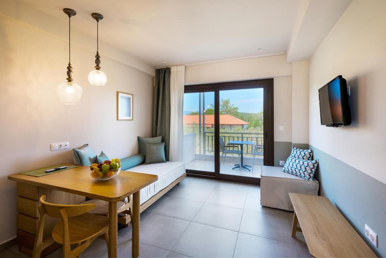 Dionysus Apartments & Suites Иерисос Екстериор снимка