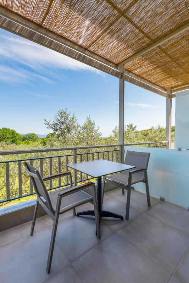 Dionysus Apartments & Suites Иерисос Екстериор снимка