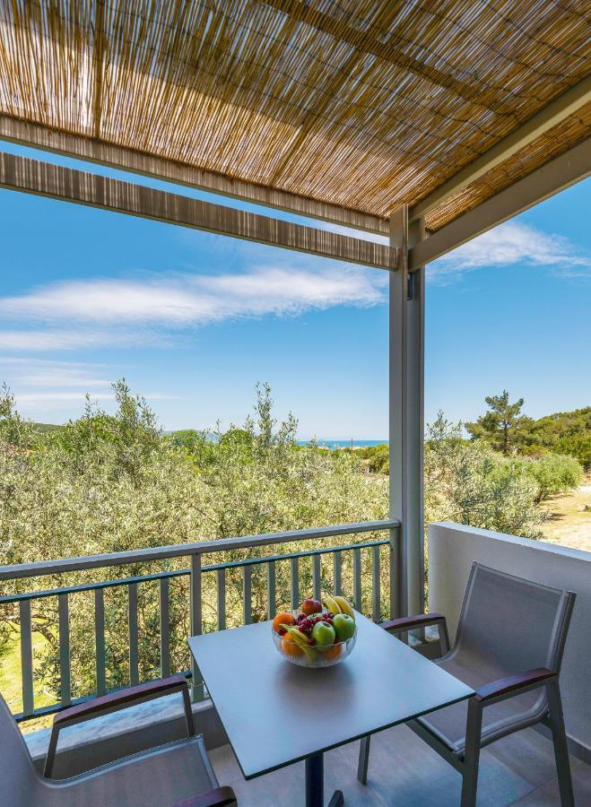Dionysus Apartments & Suites Иерисос Екстериор снимка