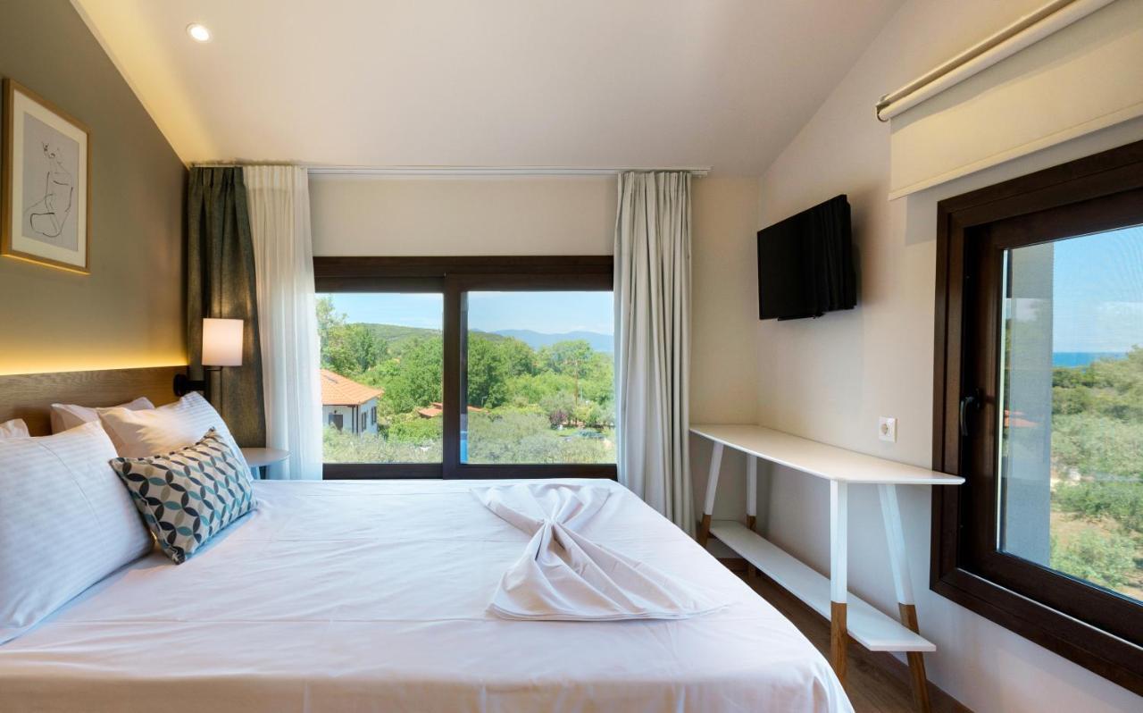 Dionysus Apartments & Suites Иерисос Екстериор снимка