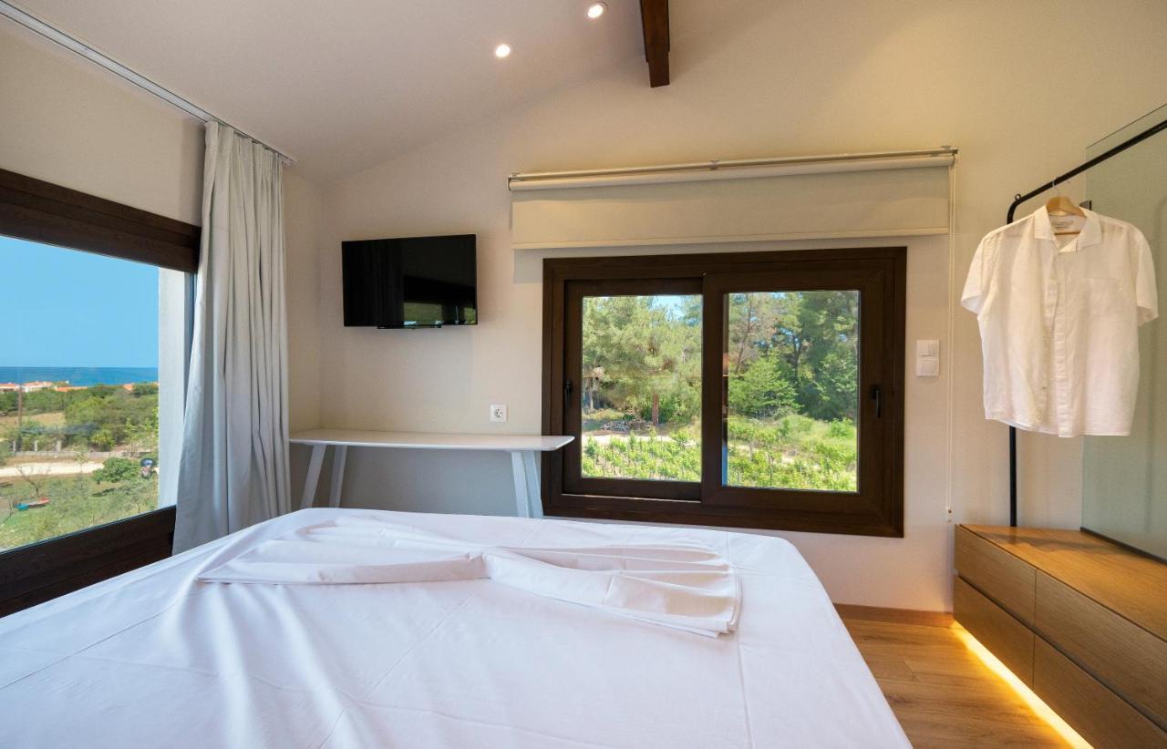 Dionysus Apartments & Suites Иерисос Екстериор снимка
