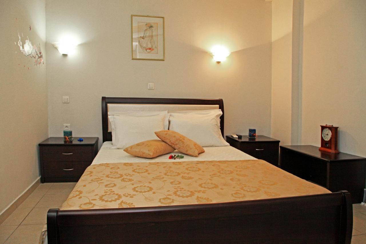 Dionysus Apartments & Suites Иерисос Стая снимка