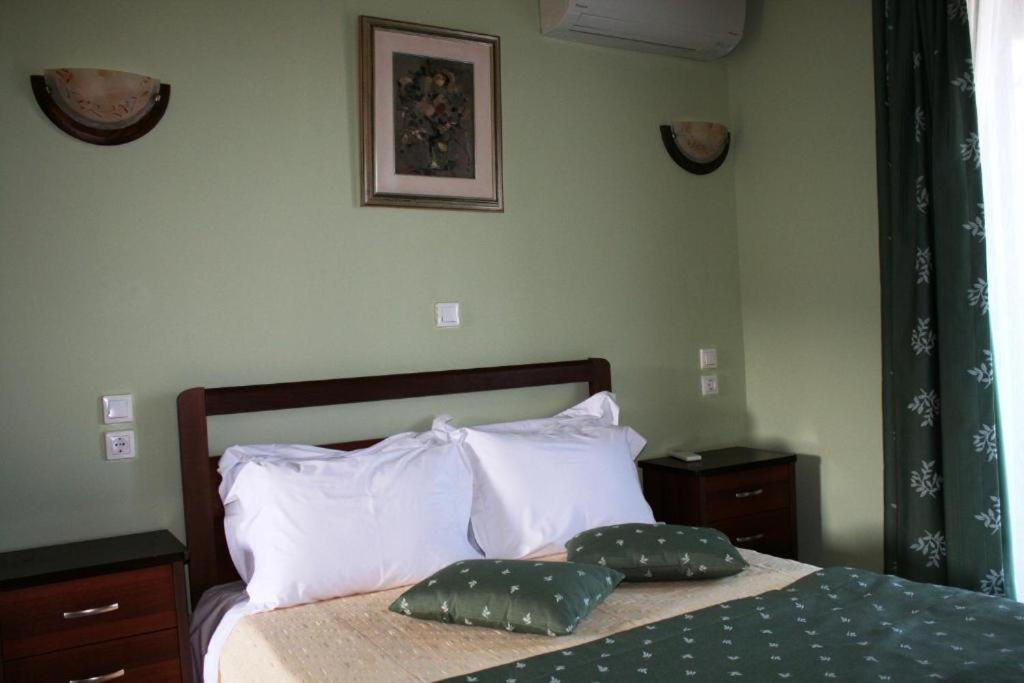 Dionysus Apartments & Suites Иерисос Екстериор снимка