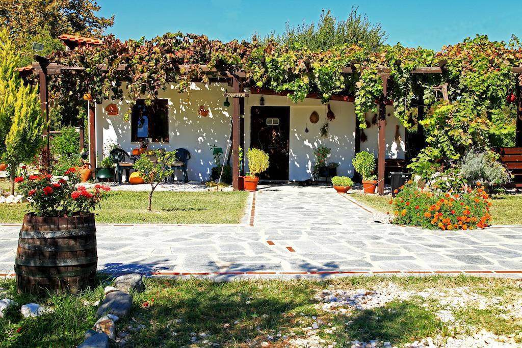 Dionysus Apartments & Suites Иерисос Екстериор снимка